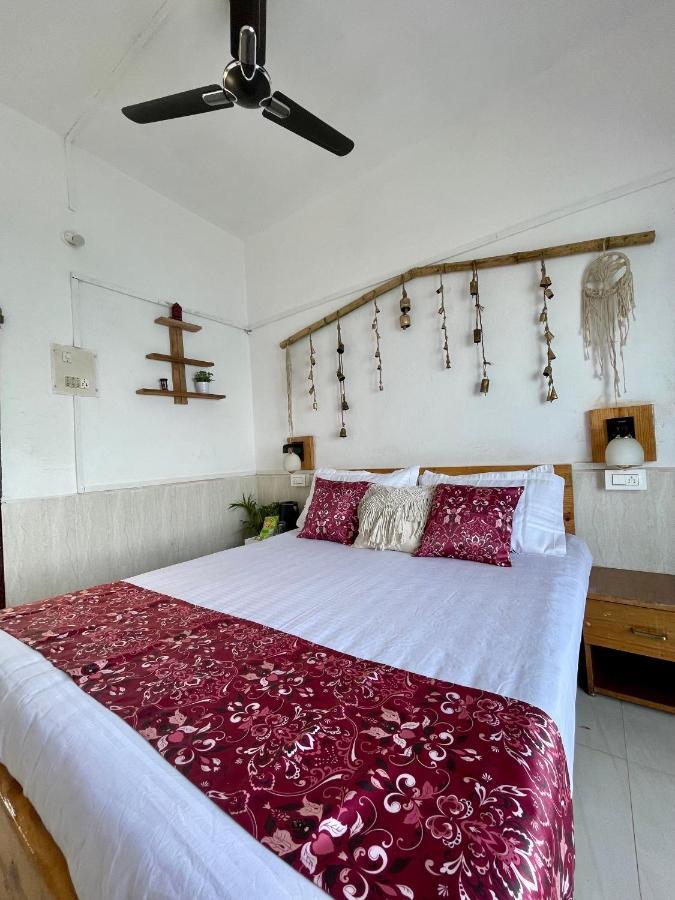 Hôtel Ats Goa à Arambol Extérieur photo