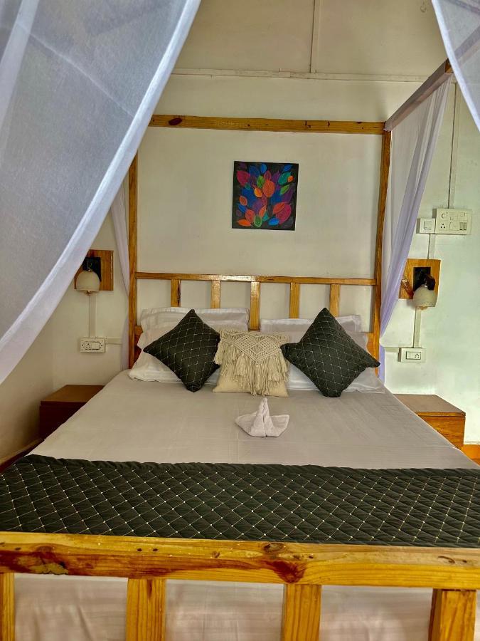 Hôtel Ats Goa à Arambol Extérieur photo