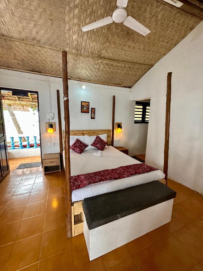 Hôtel Ats Goa à Arambol Extérieur photo