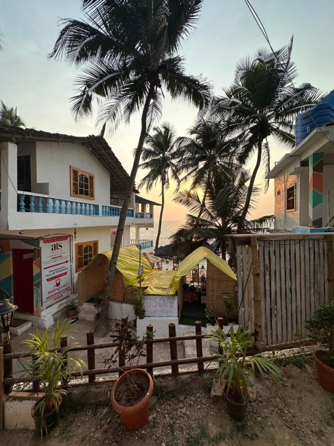 Hôtel Ats Goa à Arambol Extérieur photo