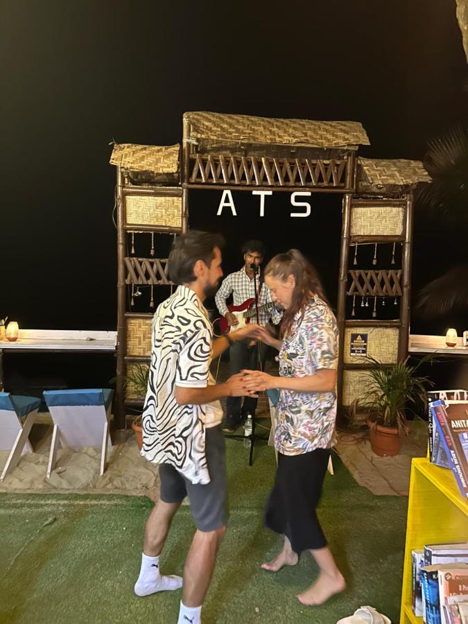 Hôtel Ats Goa à Arambol Extérieur photo