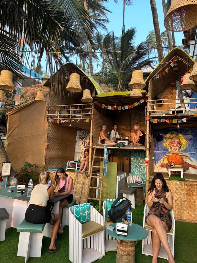 Hôtel Ats Goa à Arambol Extérieur photo